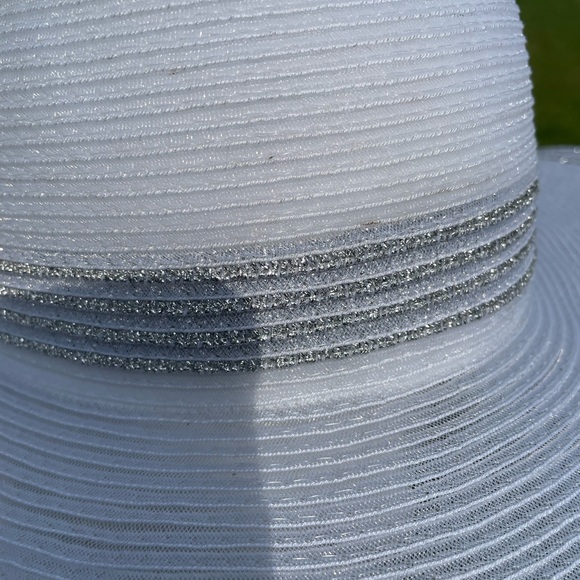 Hat - Picture 5 of 6